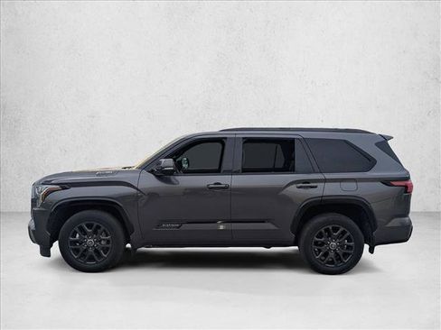 Used 2023 Toyota Sequoia Platinum AWD/4WD image 8