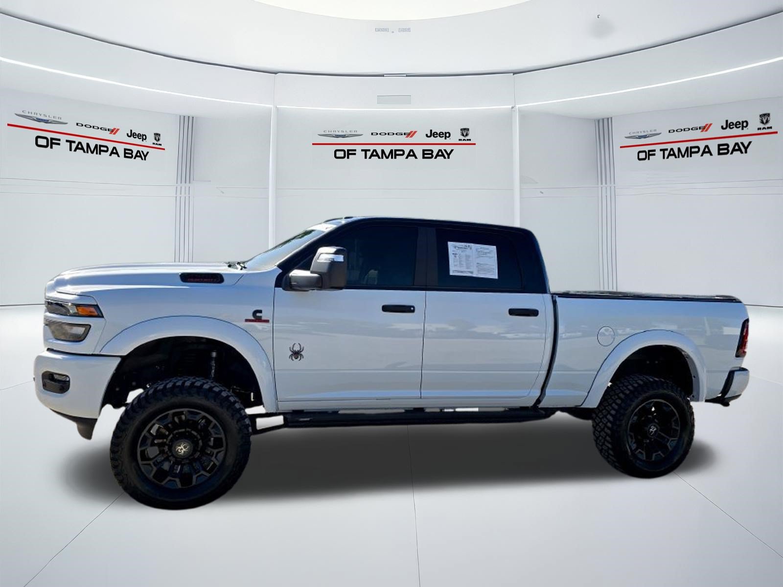 Used 2025 RAM 2500 Big Horn AWD/4WD image 3