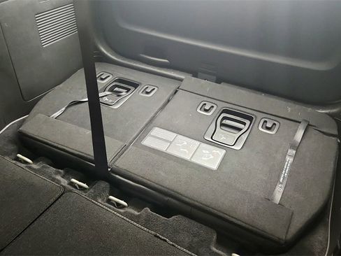 Used 2025 Kia Carnival SX Prestige image 30