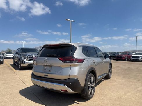 Certified 2022 Nissan Rogue Platinum w/ Head-Up Display Package image 18