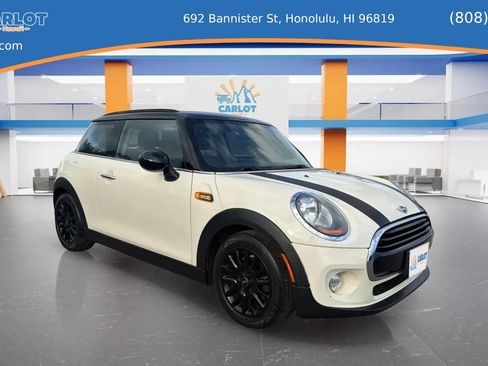 Used 2017 MINI Cooper 2-Door Hardtop FWD image 12