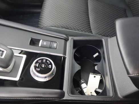 Used 2024 Mitsubishi Outlander ES image 31