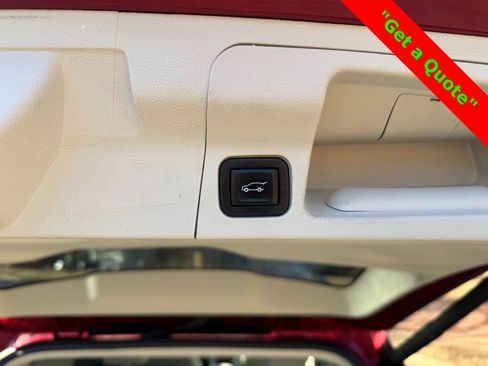 Used 2022 GMC Acadia Denali w/ Trailering Package image 10