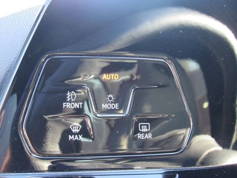 Used 2022 Volkswagen GTI SE FWD image 30