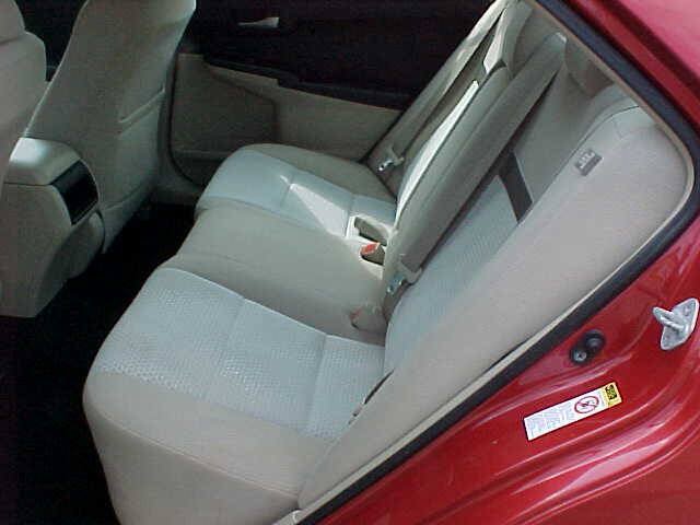 Used 2012 Toyota Camry LE FWD image 13
