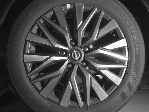 Used 2025 Nissan Altima 2.5 SV image 14