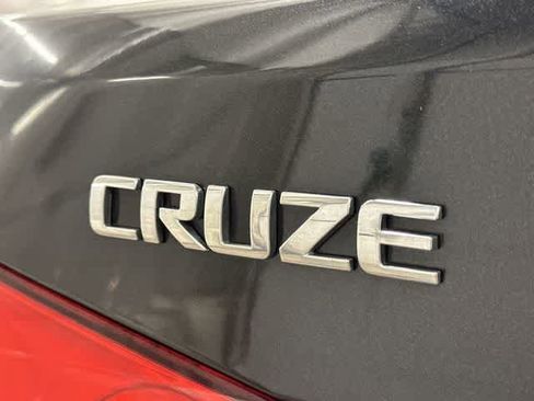 Used 2014 Chevrolet Cruze LS FWD image 16