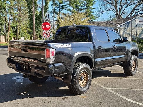 Used 2023 Toyota Tacoma TRD Off-Road w/ Technology Package AWD/4WD image 6