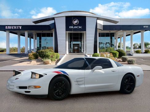 Used 1999 Chevrolet Corvette Coupe w/ Memory Pkg RWD image 6