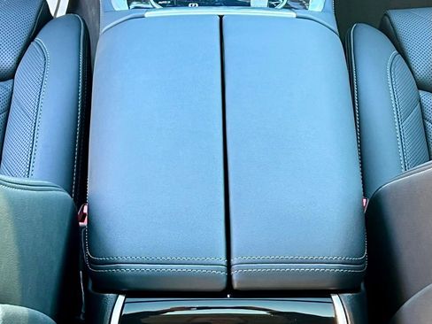 Used 2024 BMW X7 xDrive40i w/ Premium Package image 24