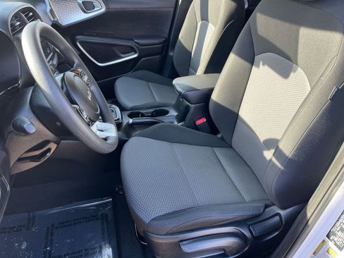 Used 2025 Kia Soul LX w/ LX Technology Package image 33