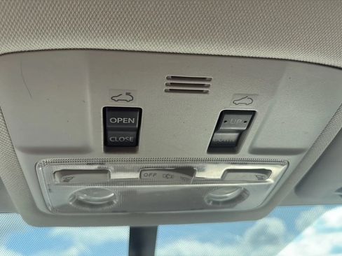 Used 2013 Toyota RAV4 XLE AWD/4WD image 24