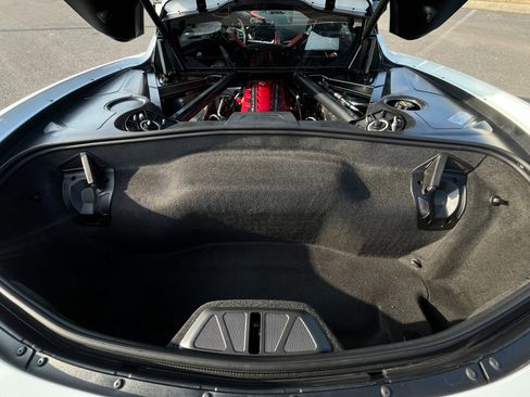 Used 2025 Chevrolet Corvette Stingray Premium Cpe w/ Z51 Performance Package image 19