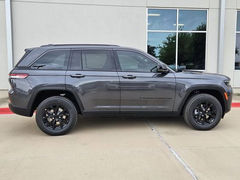New 2026 Jeep Grand Cherokee Altitude AWD/4WD image 2