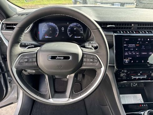 New 2025 Jeep Grand Cherokee L Altitude image 40