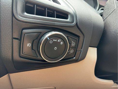 Used 2012 Ford Focus SEL FWD image 24