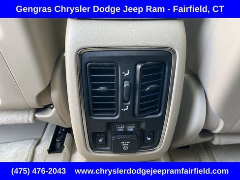 Used 2019 Jeep Grand Cherokee Overland AWD/4WD image 31
