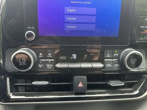 Used 2023 Toyota Highlander LE FWD image 18