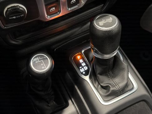 Used 2021 Jeep Wrangler Sport AWD/4WD image 21