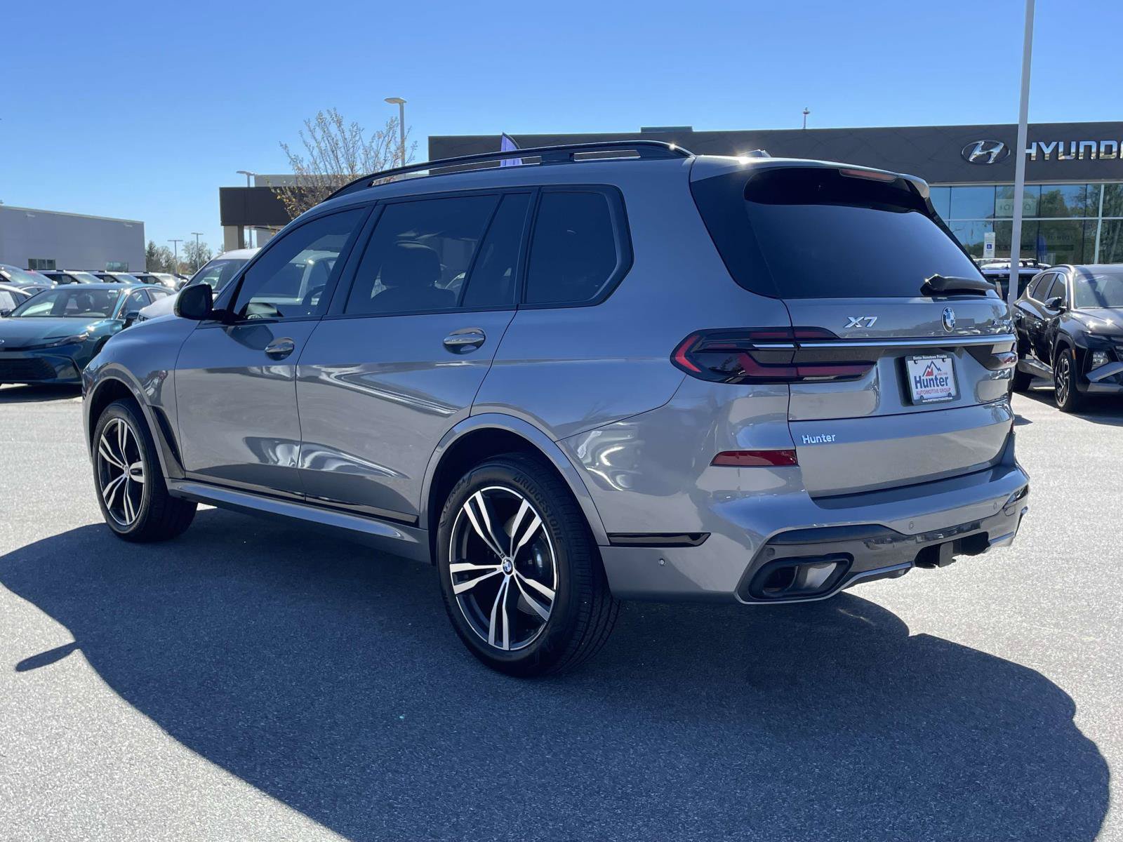 Used 2023 BMW X7 xDrive40i w/ M Sport Package AWD/4WD image 26