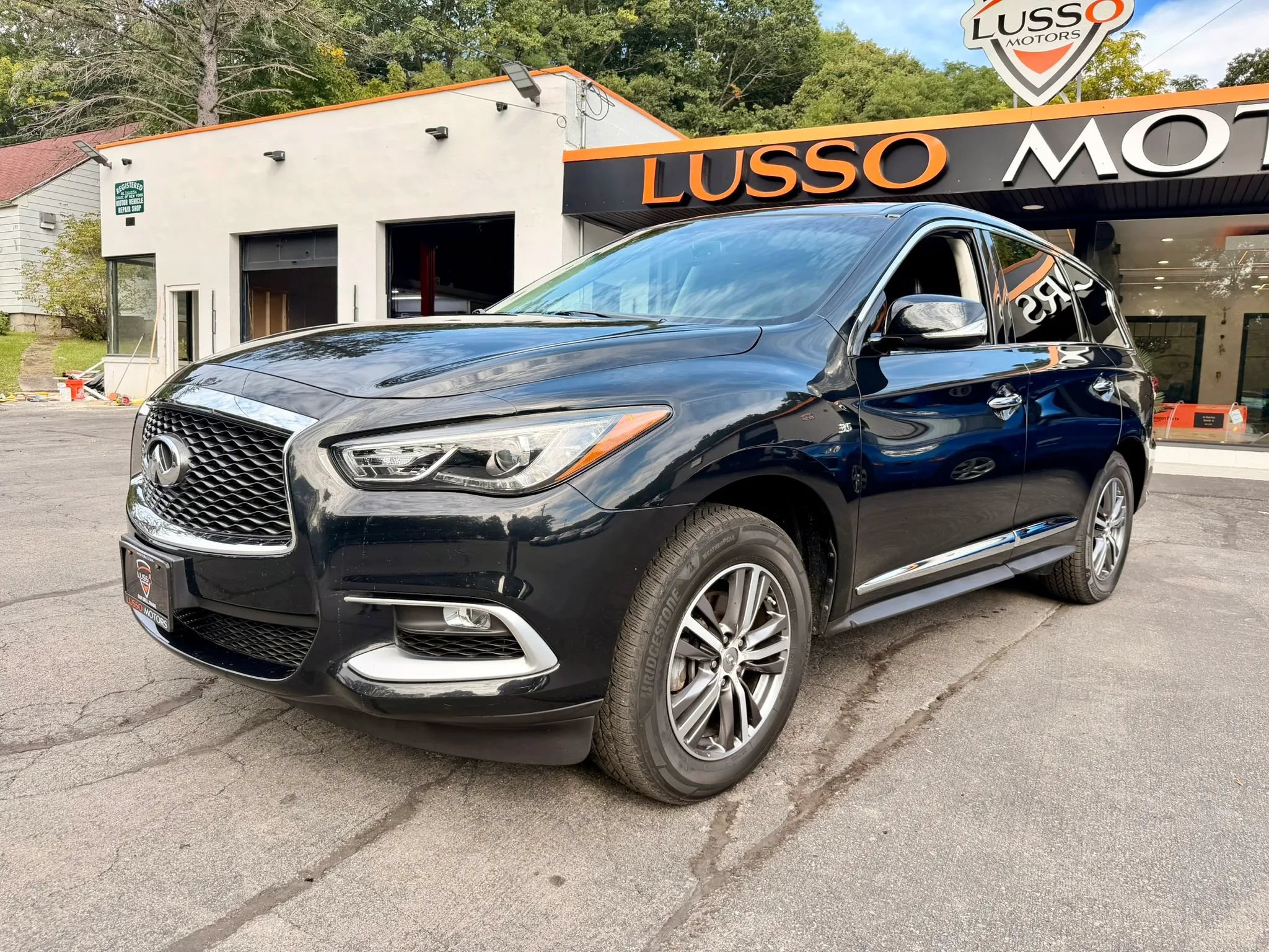 Used 2016 INFINITI QX60 Luxe AWD/4WD image 3