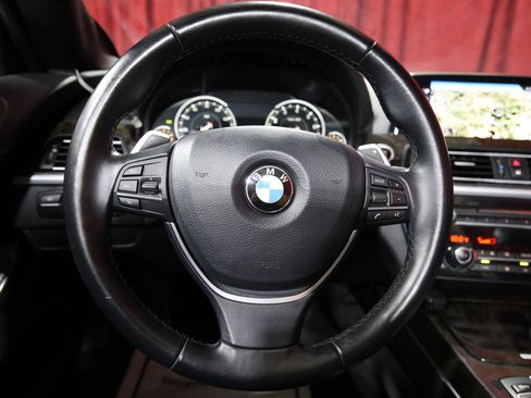 Used 2017 BMW 640i Convertible image 18