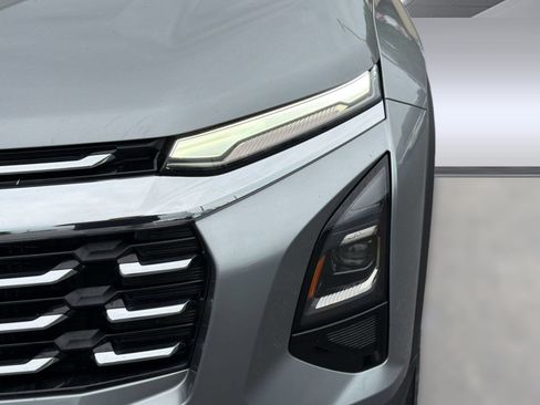 Used 2025 Chevrolet Equinox LT AWD/4WD image 12