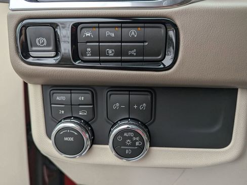 New 2026 GMC Yukon XL Denali w/ Sun & Power Step Package AWD/4WD image 18