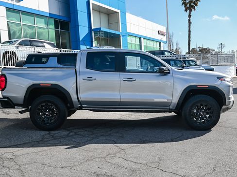 Used 2026 GMC Canyon Elevation image 4