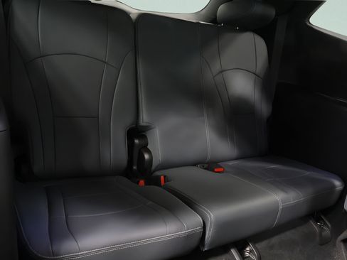 Used 2023 Buick Enclave Essence w/ Experience Buick Package AWD/4WD image 36