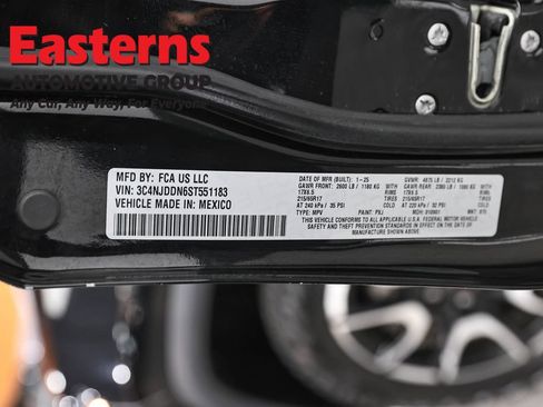 Used 2025 Jeep Compass Trailhawk AWD/4WD image 37