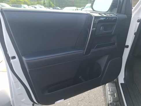 Used 2022 Toyota 4Runner TRD Off-Road Premium w/ Moonroof Package image 8