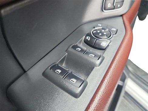 Used 2023 Ford Expedition Limited image 21