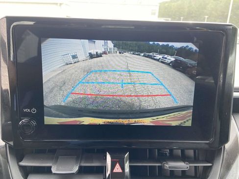 Used 2023 Toyota Corolla LE w/ LE Convenience Package FWD image 21