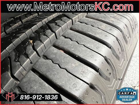 Used 2019 Jeep Compass Latitude FWD image 16