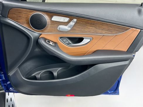 Used 2023 Mercedes-Benz GLC 300 4MATIC Coupe image 23