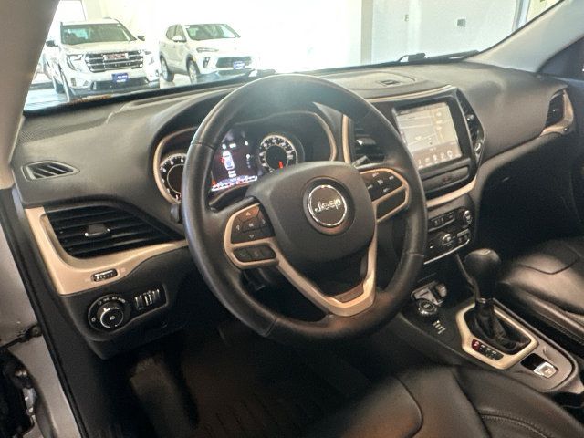 Used 2017 Jeep Cherokee Limited AWD/4WD image 12