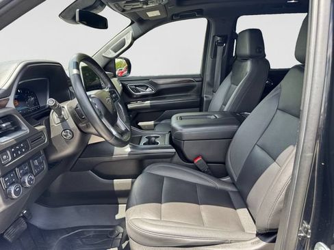 Certified 2023 Chevrolet Suburban Z71 w/ Luxury Package AWD/4WD image 11