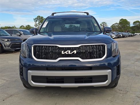 New 2025 Kia Telluride EX image 3