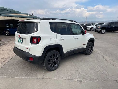 Certified 2023 Jeep Renegade Latitude w/ Sun/Sound Group AWD/4WD image 15