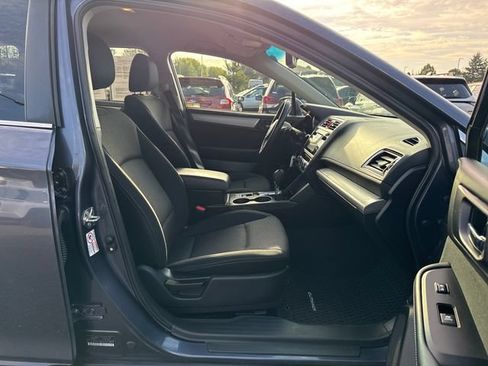 Used 2017 Subaru Outback 2.5i Premium AWD/4WD image 9