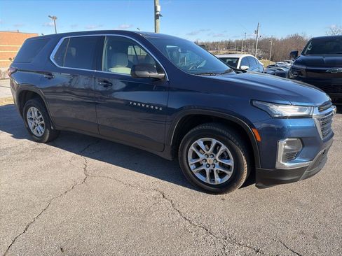 Used 2022 Chevrolet Traverse LS AWD/4WD image 3