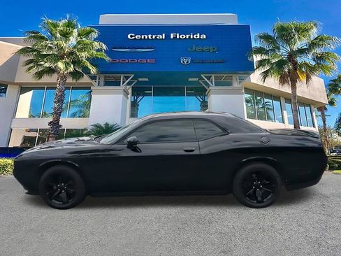 Used 2019 Dodge Challenger SXT RWD image 8
