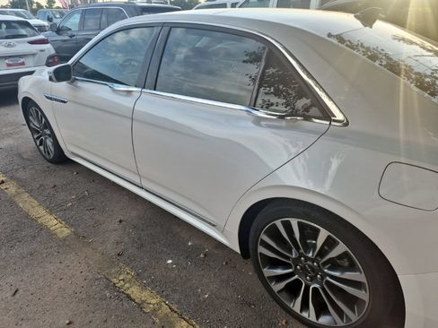 Used 2018 Lincoln Continental Reserve AWD/4WD image 9