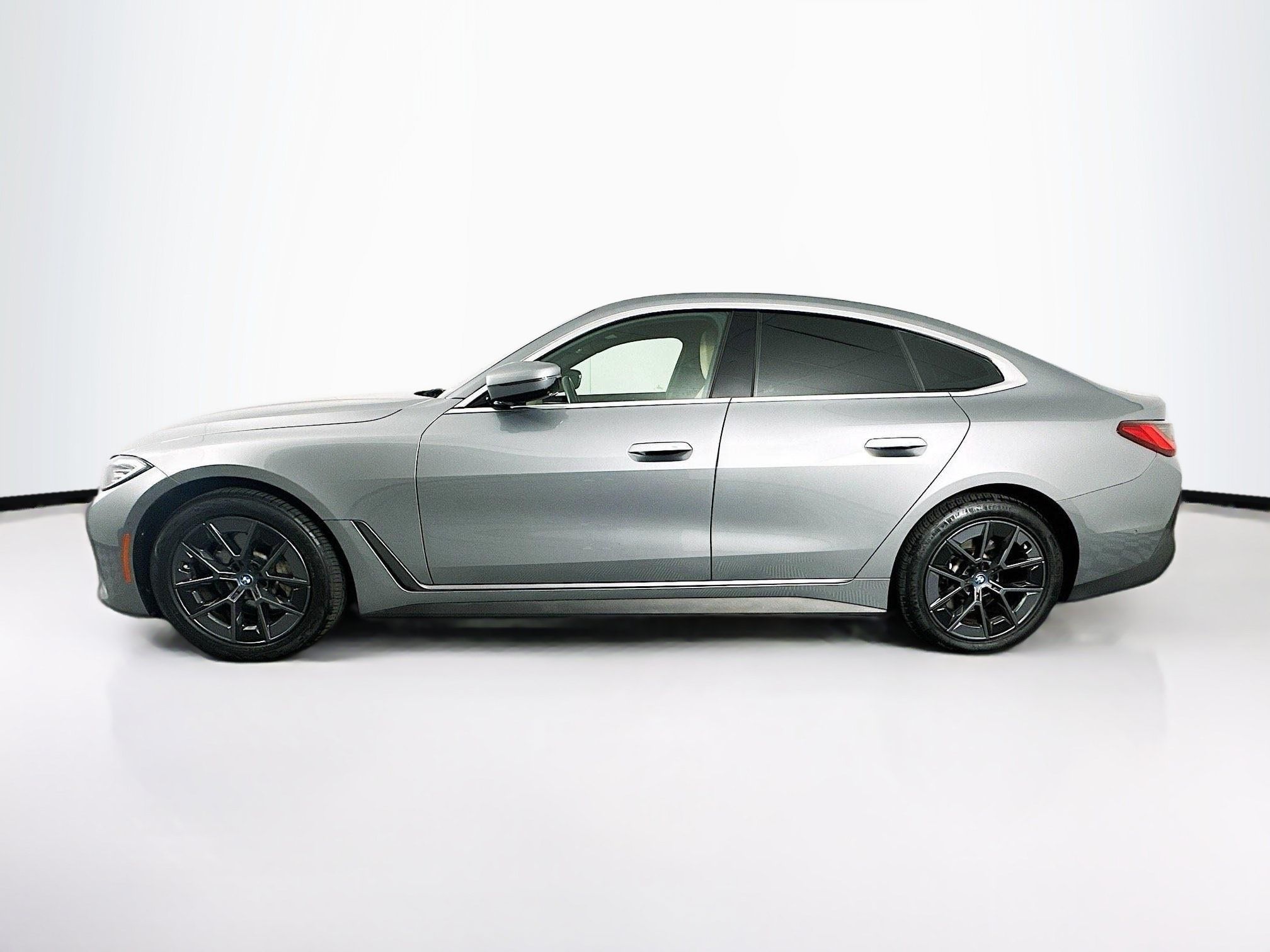 Used 2024 BMW i4 eDrive35 w/ Premium Package RWD image 4