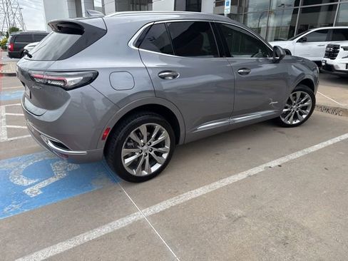 Used 2022 Buick Envision Avenir w/ Technology Package II FWD image 5