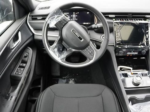 New 2025 Jeep Grand Cherokee Laredo X w/ Luxury Tech Group I AWD/4WD image 13