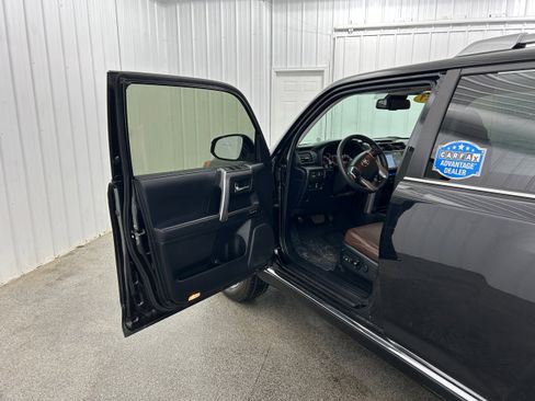 Used 2021 Toyota 4Runner Limited AWD/4WD image 22
