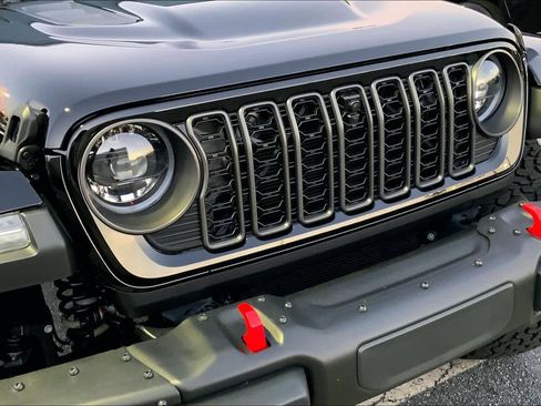 Used 2024 Jeep Wrangler Unlimited Rubicon image 29