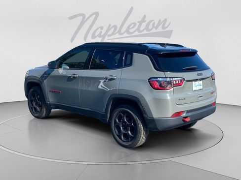 Used 2024 Jeep Compass Trailhawk AWD/4WD image 3